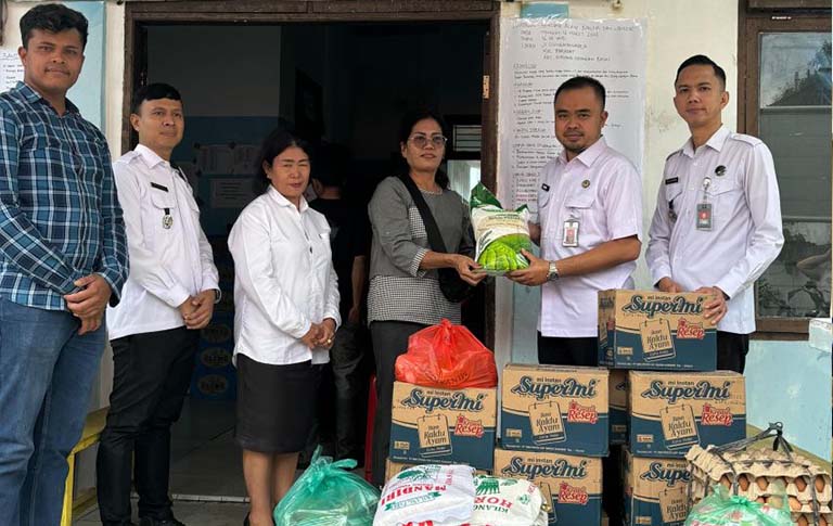 Berikan Bantuan Korban Banjir, Kakanim Kelas II TPI Pematangsiantar Lakukan Kunjungan ke Posko Parapat