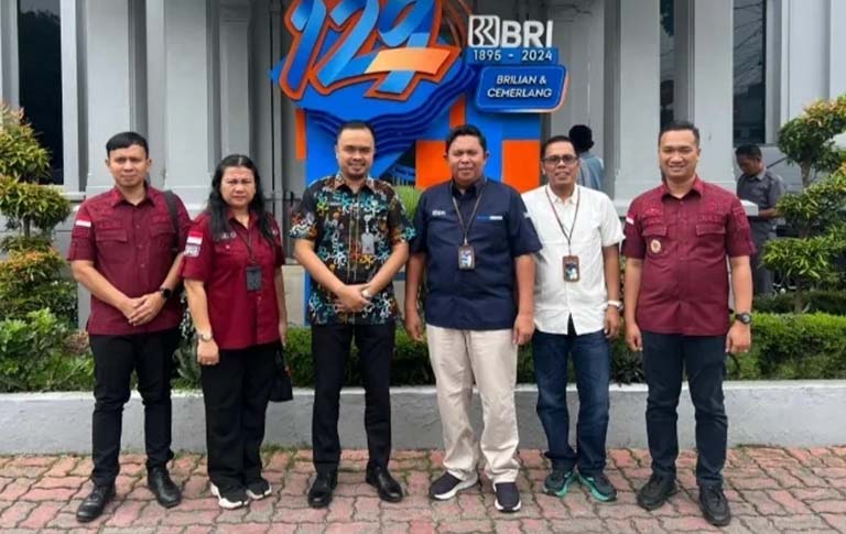 Kolaborasi Kakanim Imigrasi, BRI KC Pematangsiantar Lakukan Kunjungan dan Pemberian Bansos Kepada Korban Bencana Banjir di Parapat